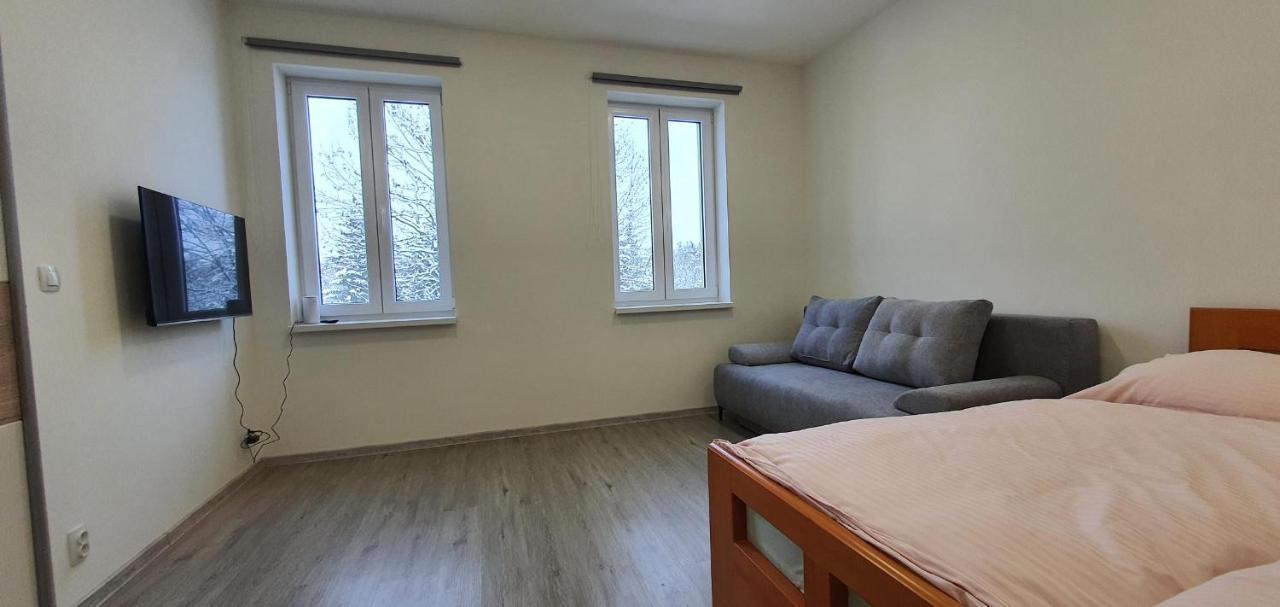 Apartment 35M2 カルロヴィ・ヴァリ エクステリア 写真